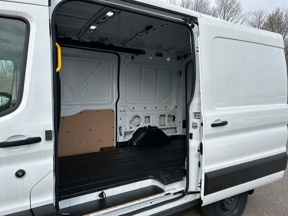 Ford E-Transit 350 L2 Van 68 Trend H2 RWD