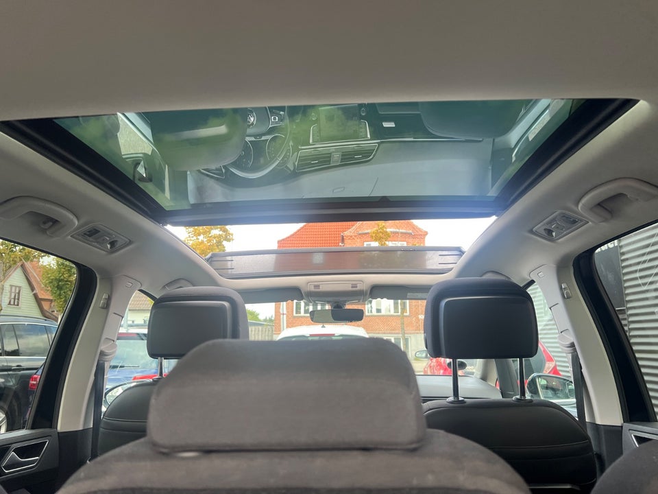 VW Touran 2,0 TDi 150 Highline DSG 7prs 5d