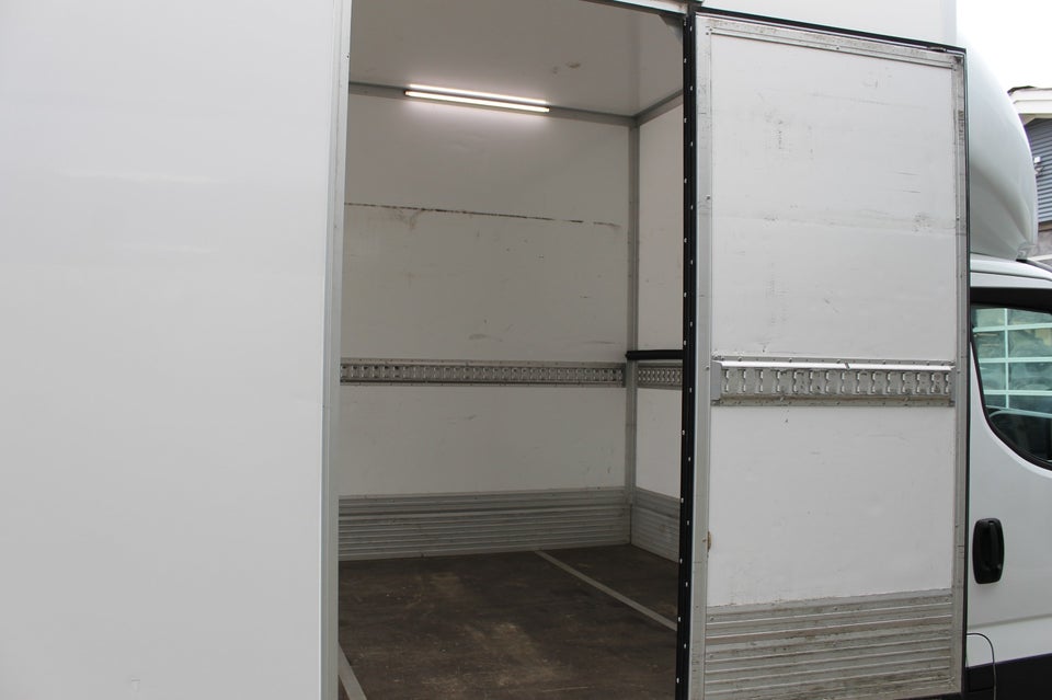 Iveco Daily 2,3 35S14 Alukasse m/lift
