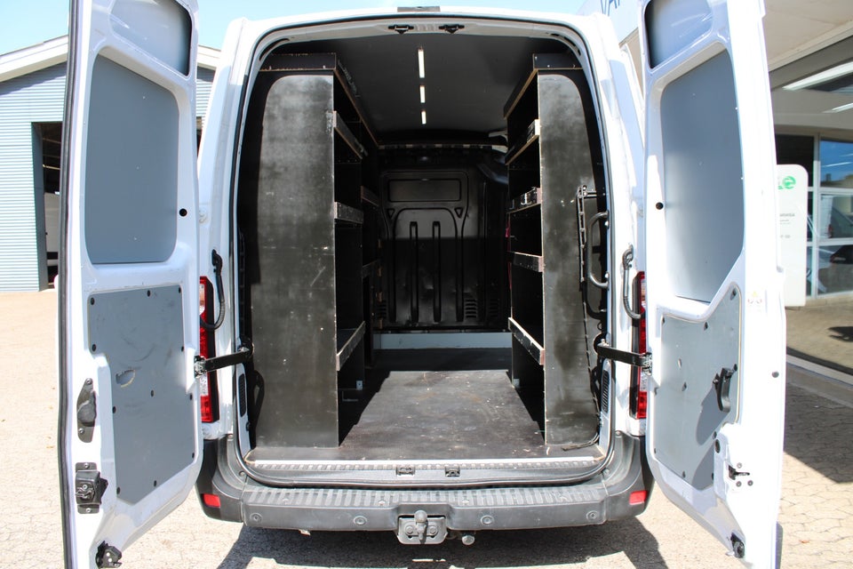 Renault Master IV T35 2,3 dCi 150 L2H2 Kassevogn