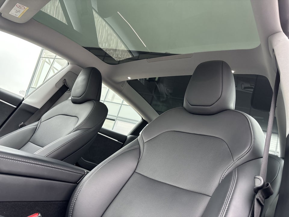 Tesla Model 3 Long Range AWD 4d