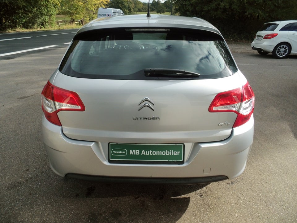 Citroën C4 1,6 VTi 120 Attraction 5d