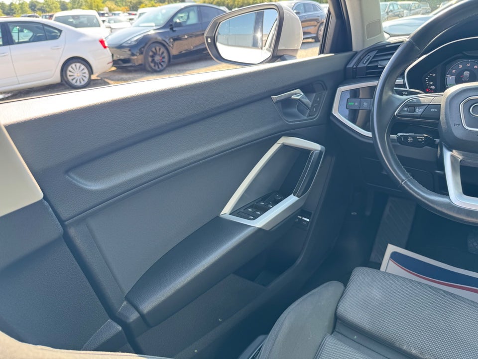 Audi Q3 45 TFSi e Attitude plus S-tr. 5d
