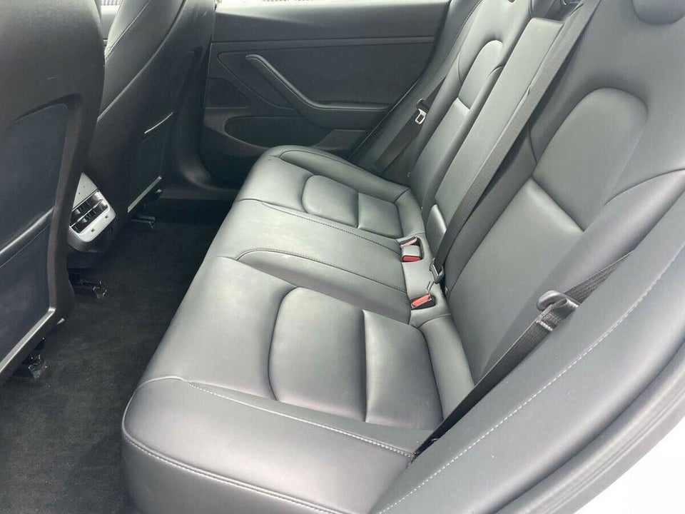 Tesla Model 3 Standard Range+ RWD 4d