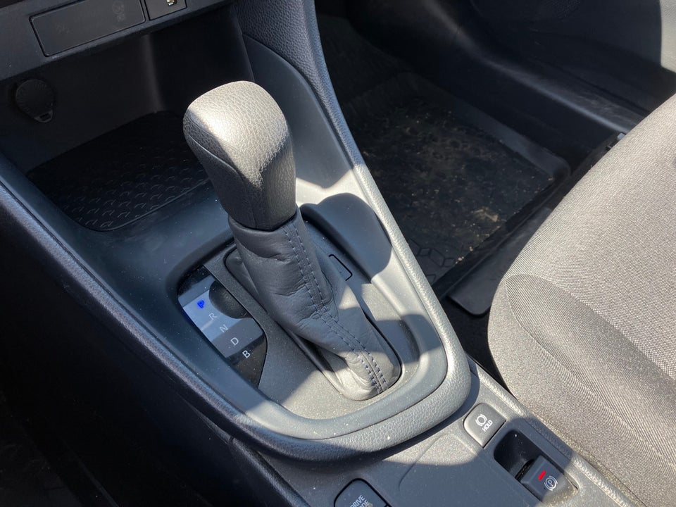Toyota Yaris 1,5 Hybrid H1 e-CVT 5d