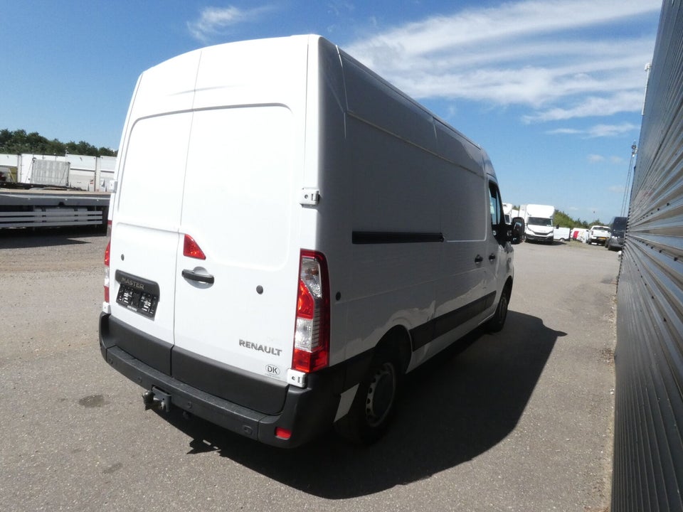 Renault Master IV T33 2,3 dCi 150 L2H2 Kassevogn