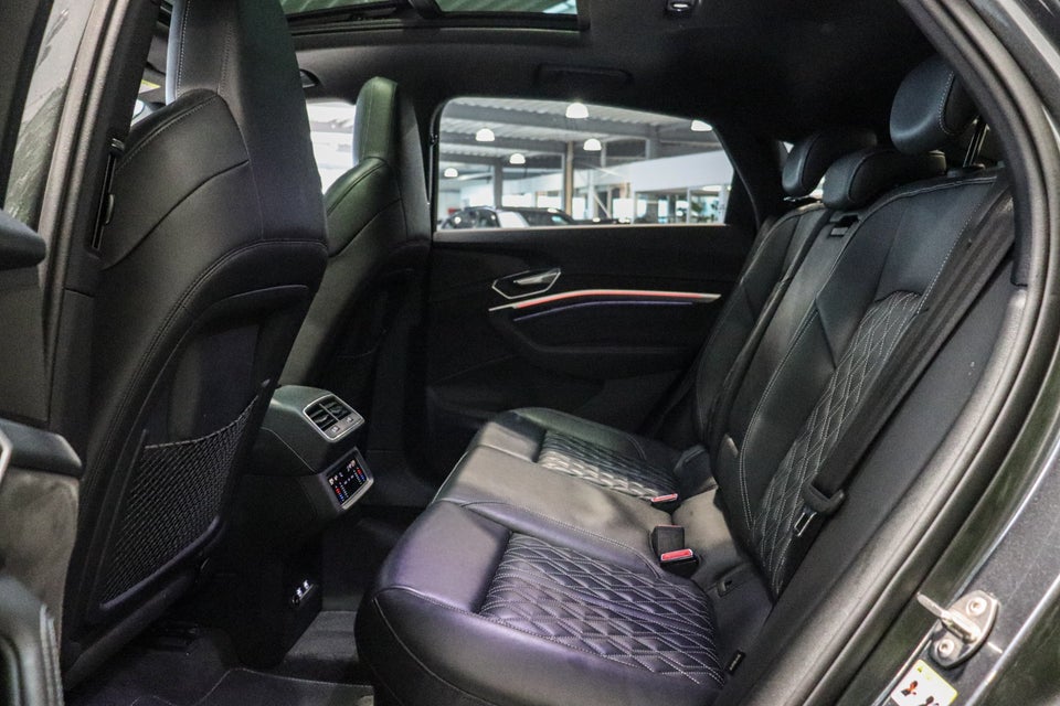 Audi e-tron 55 S-line Sportback quattro 5d
