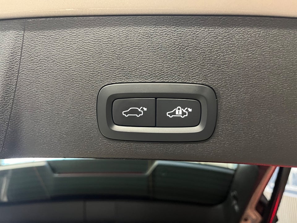 Volvo XC40 ReCharge Extended Range Ultimate 5d