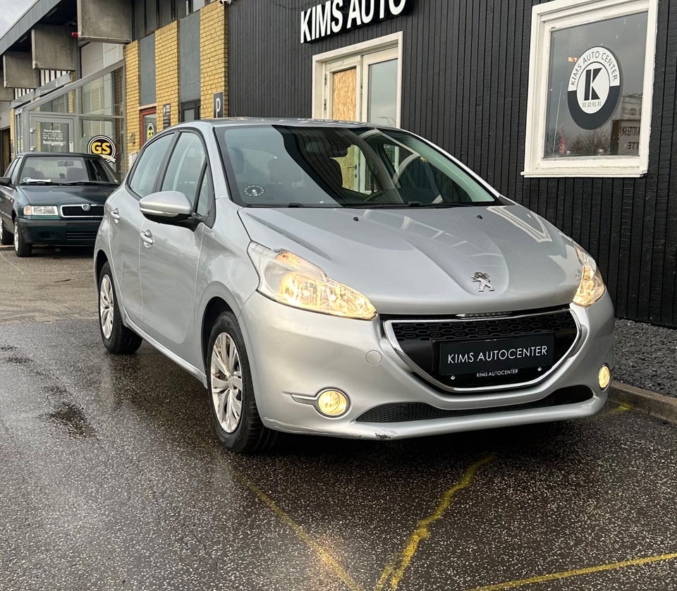 Peugeot 208 1,2 VTi Active 5d