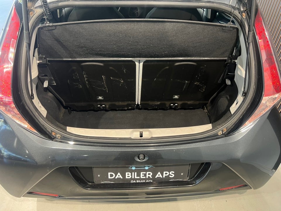 Toyota Aygo 1,0 VVT-i x-play 5d