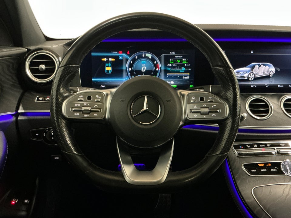 Mercedes E300 de 2,0 AMG Line stc. aut. 5d