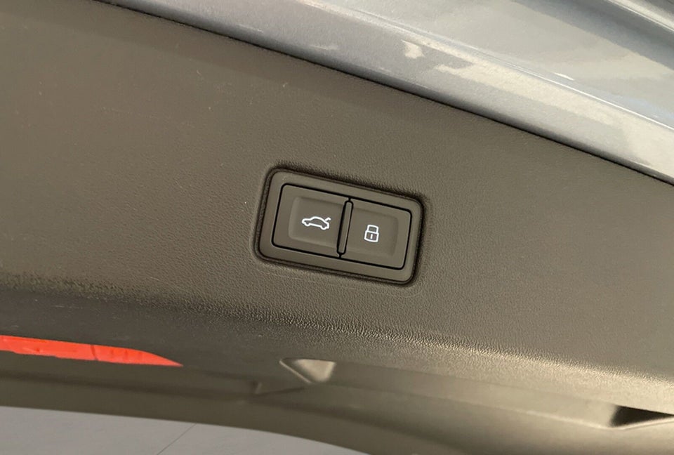 Audi Q4 e-tron 40 S-line 5d