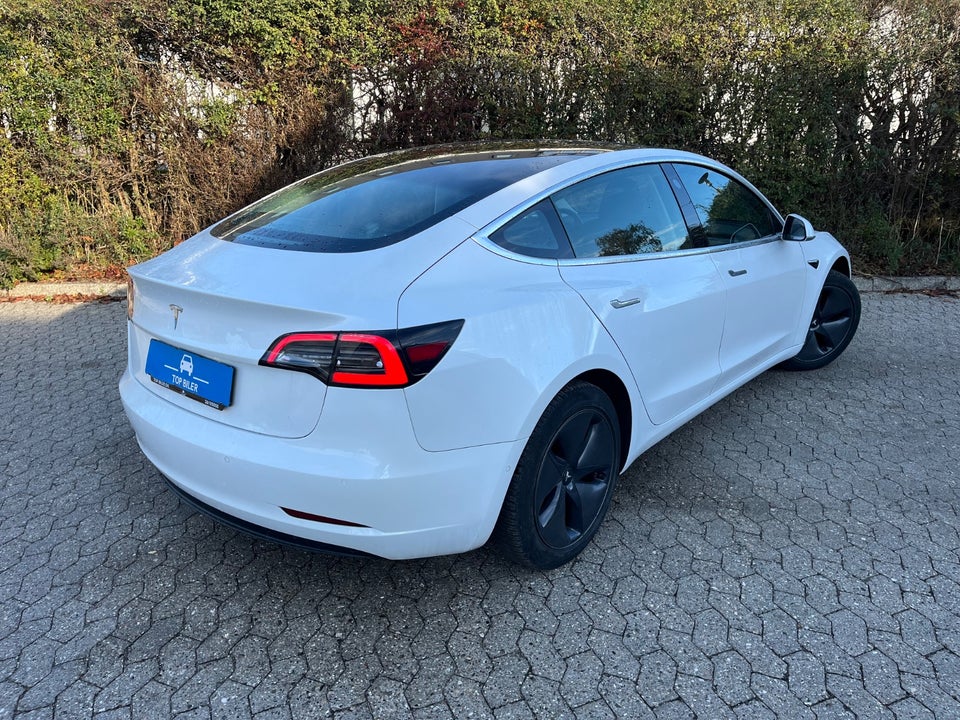 Tesla Model 3 Standard Range+ RWD 4d