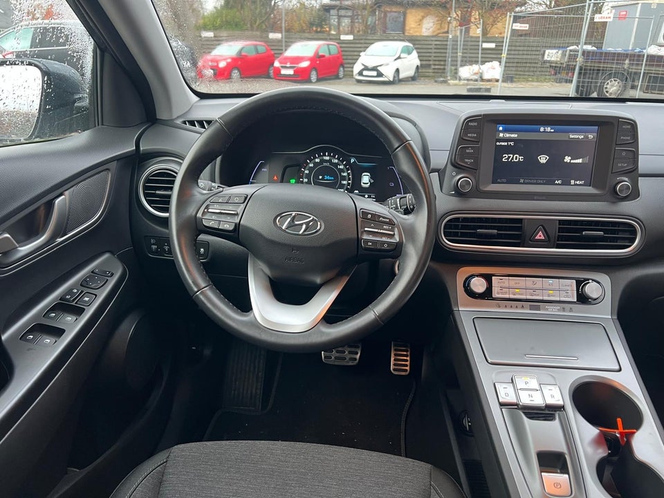 Hyundai Kona 64 EV Essential 5d