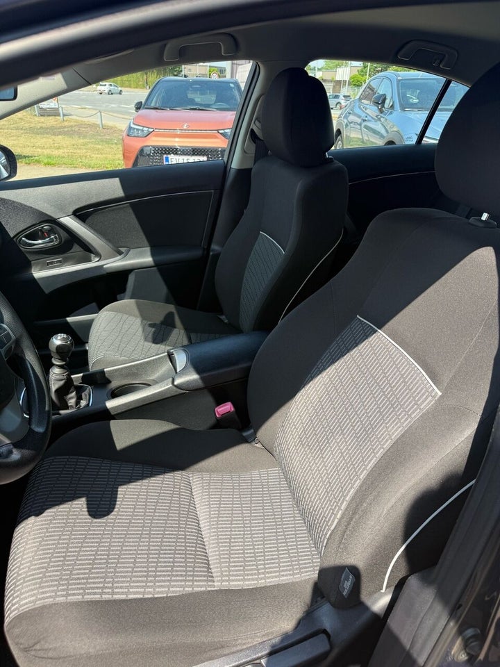 Toyota Avensis 1,6 VVT-i T2 4d