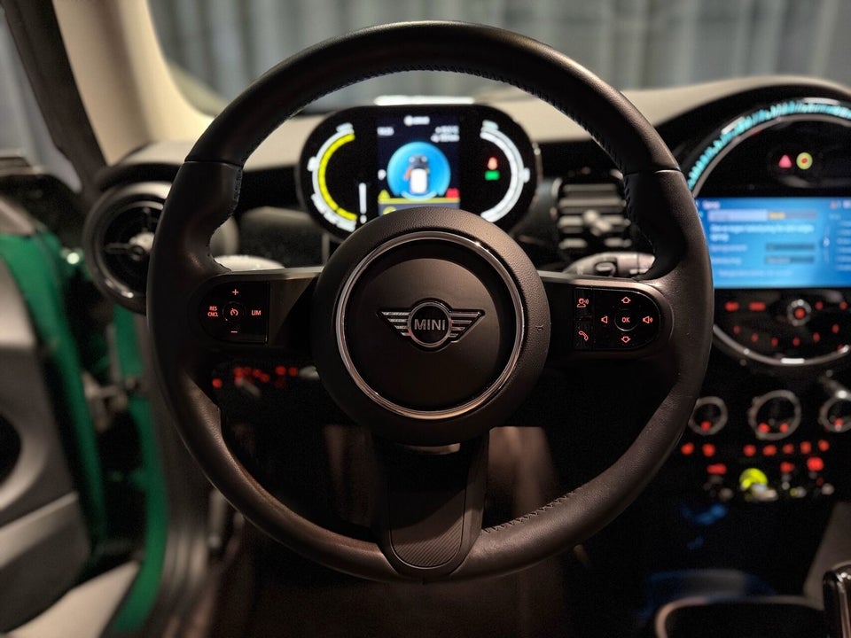 MINI Cooper SE Classic Trim 3d