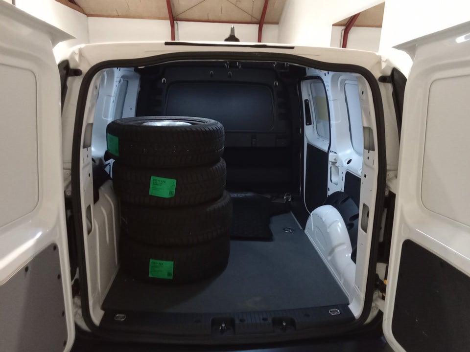 VW Caddy 2,0 TDi 102 Cargo