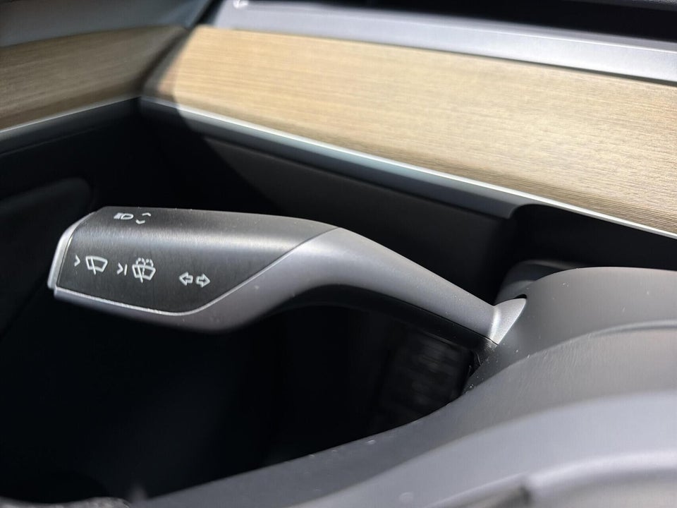 Tesla Model Y Long Range AWD 5d