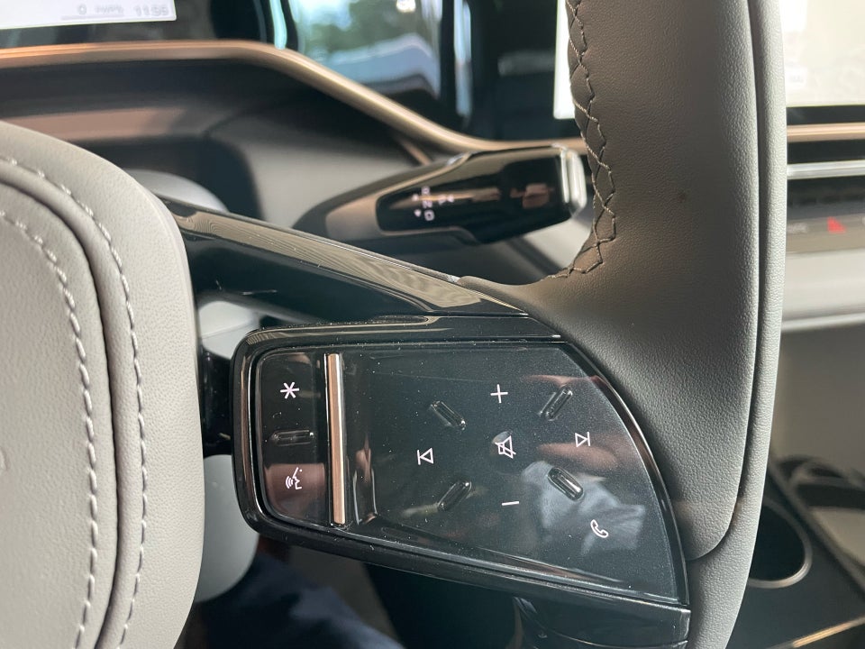 Hongqi EH7 111 Exclusive 4d