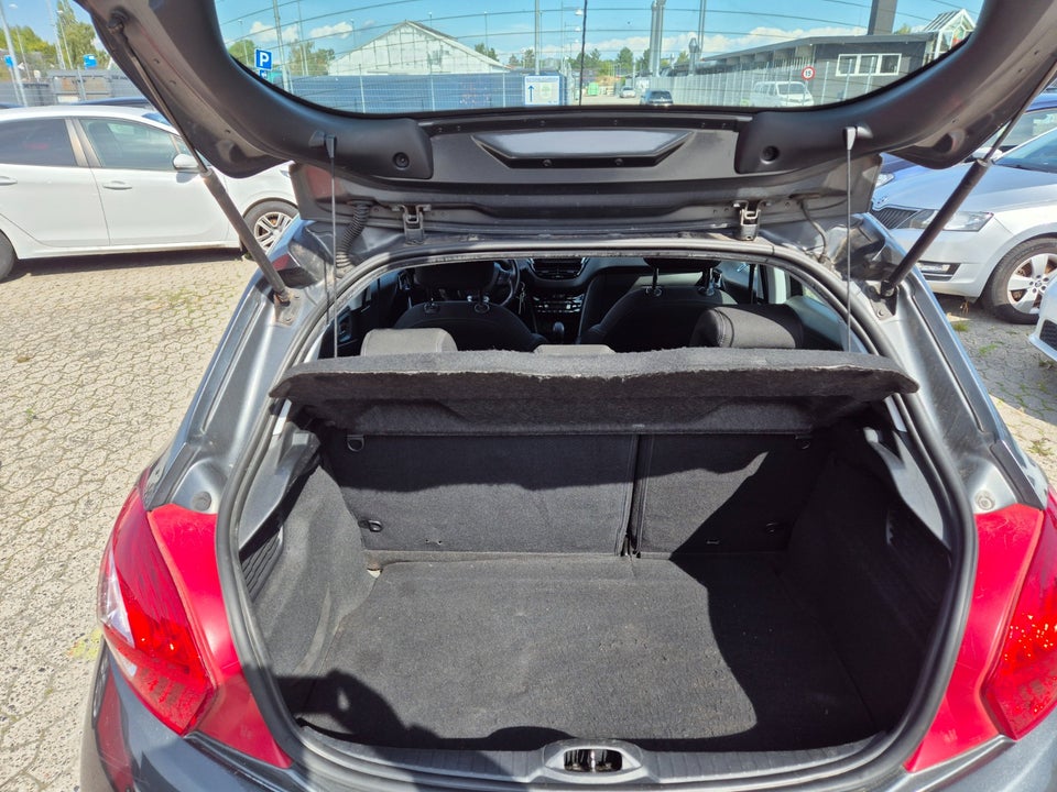 Peugeot 208 1,6 e-HDi 92 Active 5d