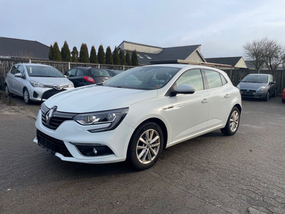 Renault Megane IV 1,2 TCe 100 Life 5d