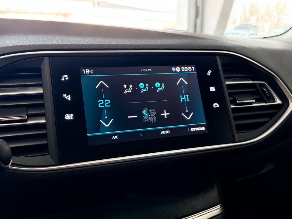 Peugeot 308 1,5 BlueHDi 130 Style 5d