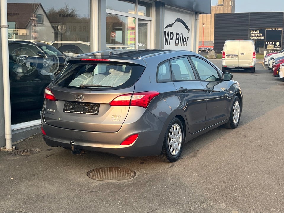 Hyundai i30 1,6 CRDi 110 Style CW Eco 5d