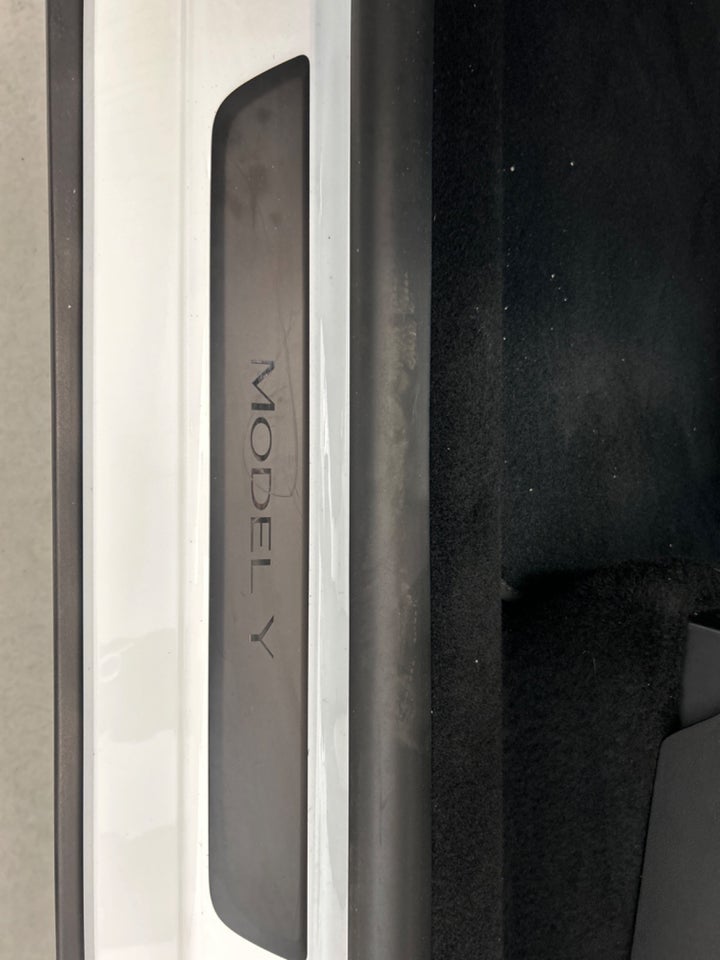 Tesla Model Y RWD 5d