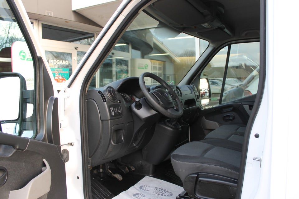 Renault Master III T35 2,3 dCi 145 L2H2 Kassevogn