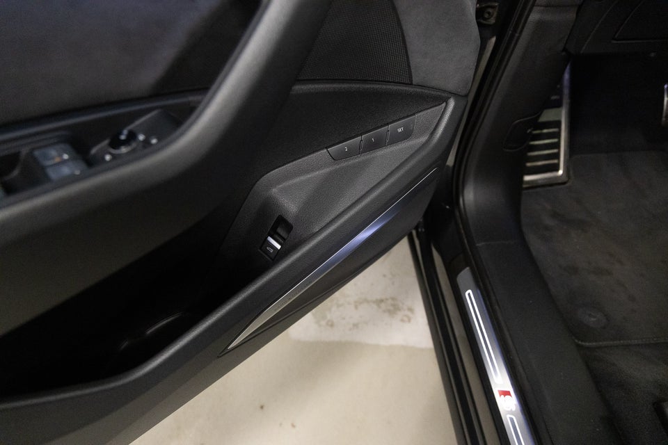 Audi Q8 e-tron 55 Advanced S-line quattro 5d