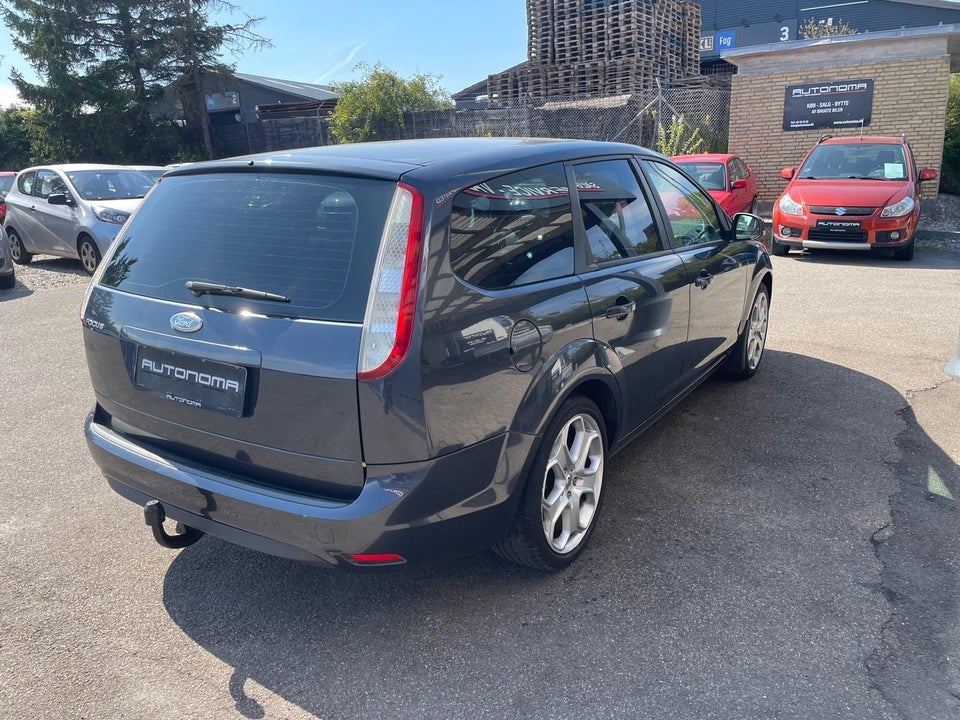 Ford Focus 1,6 Titanium 5d