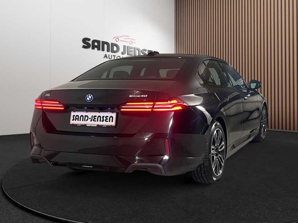 BMW i5 eDrive40 M-Sport 4d