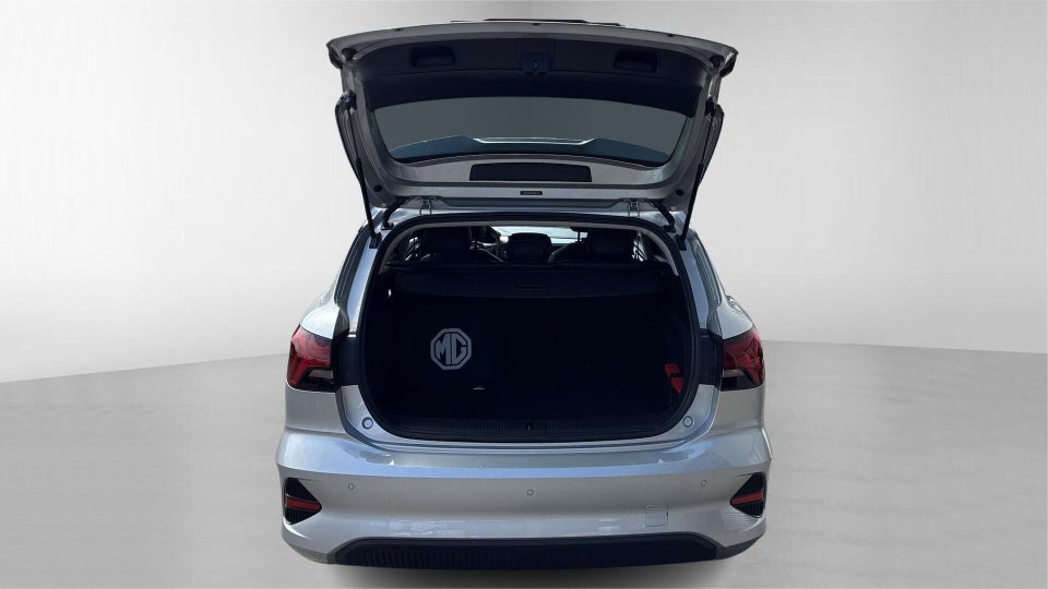 MG MG5 61 Luxury 5d