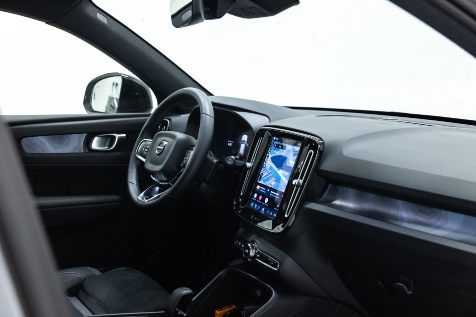 Volvo XC40 ReCharge Extended Range Start 5d