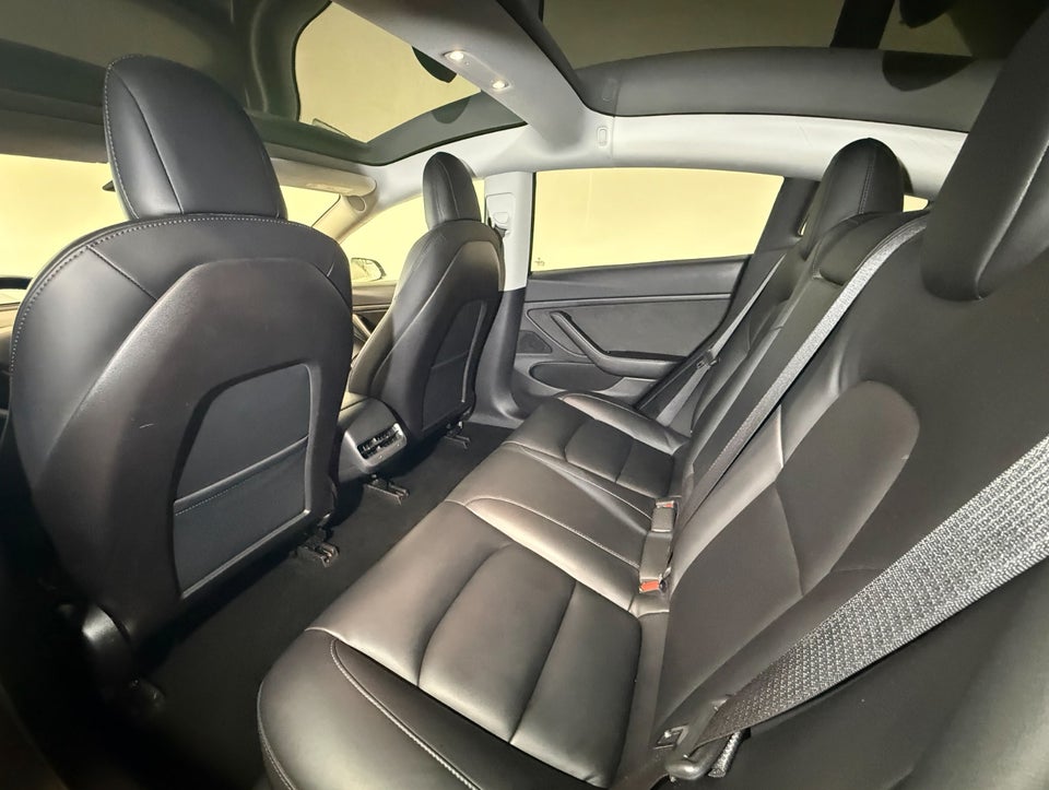 Tesla Model 3 Long Range AWD 4d