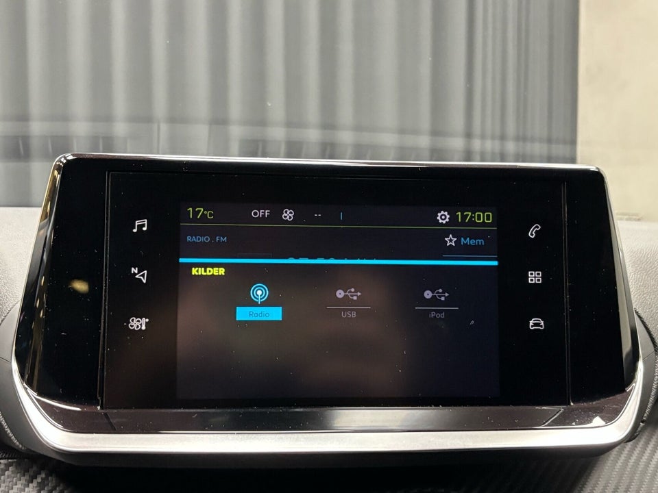 Peugeot e-208 50 Active 5d