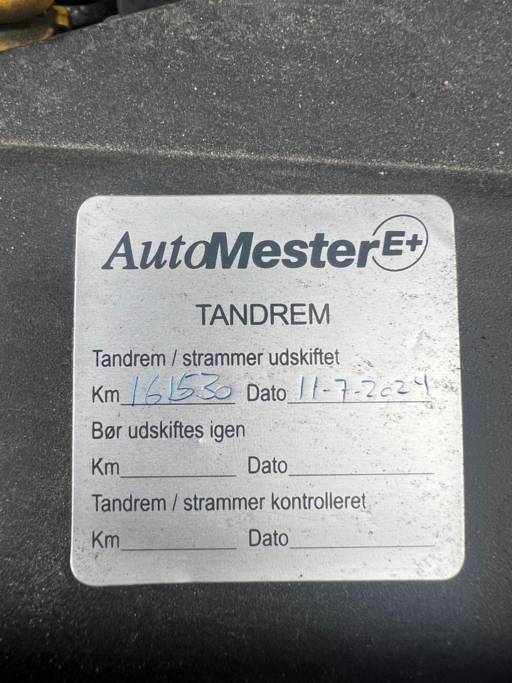 VW Touran 1,6 TDi 115 Comfortline DSG 7prs 5d