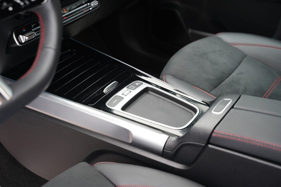 Mercedes EQB300 AMG Line 4Matic 5d