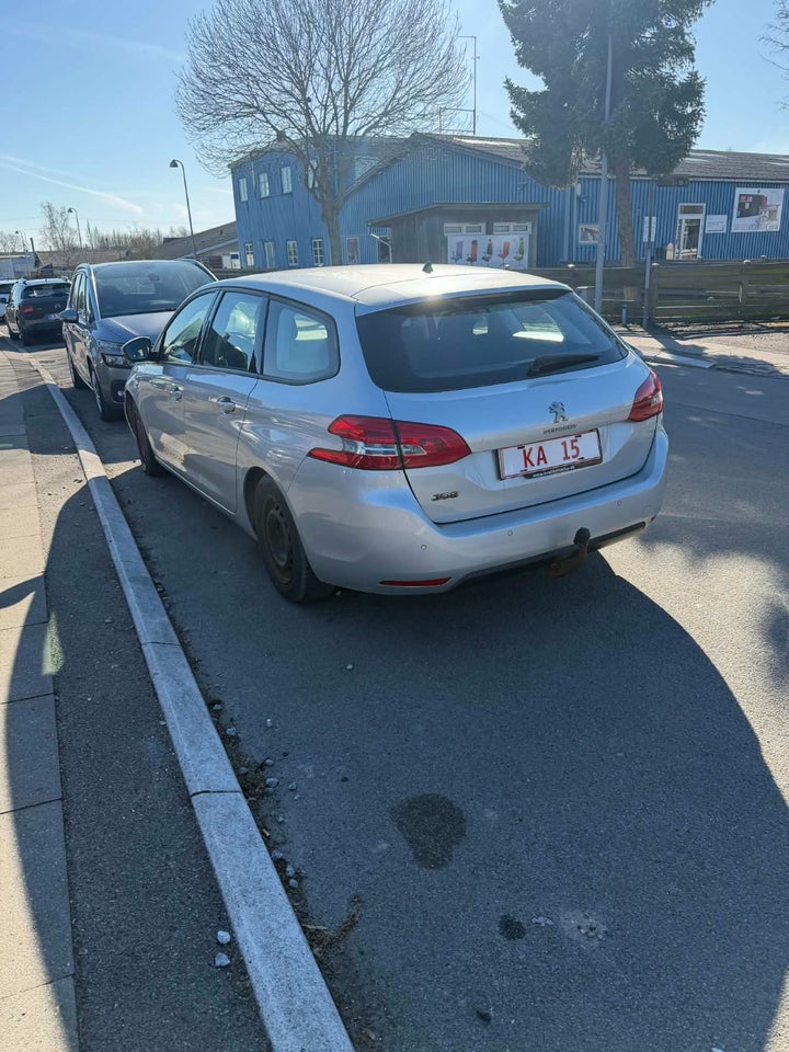 Peugeot 308 1,2 e-THP 130 Active SW 5d