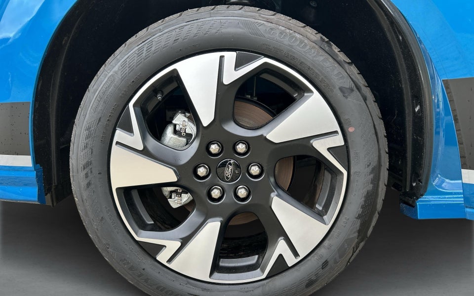 Ford E-Transit Custom 340L 64 Sport