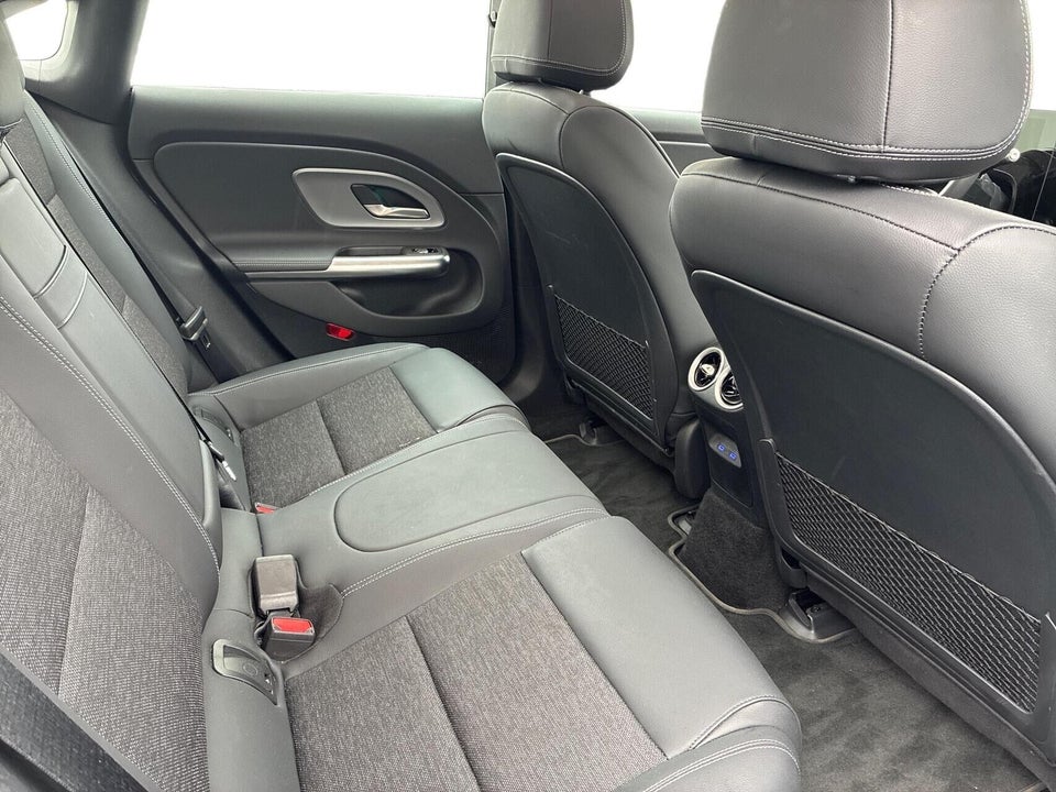 Mercedes CLA250+ electric Progressive Advance 4d
