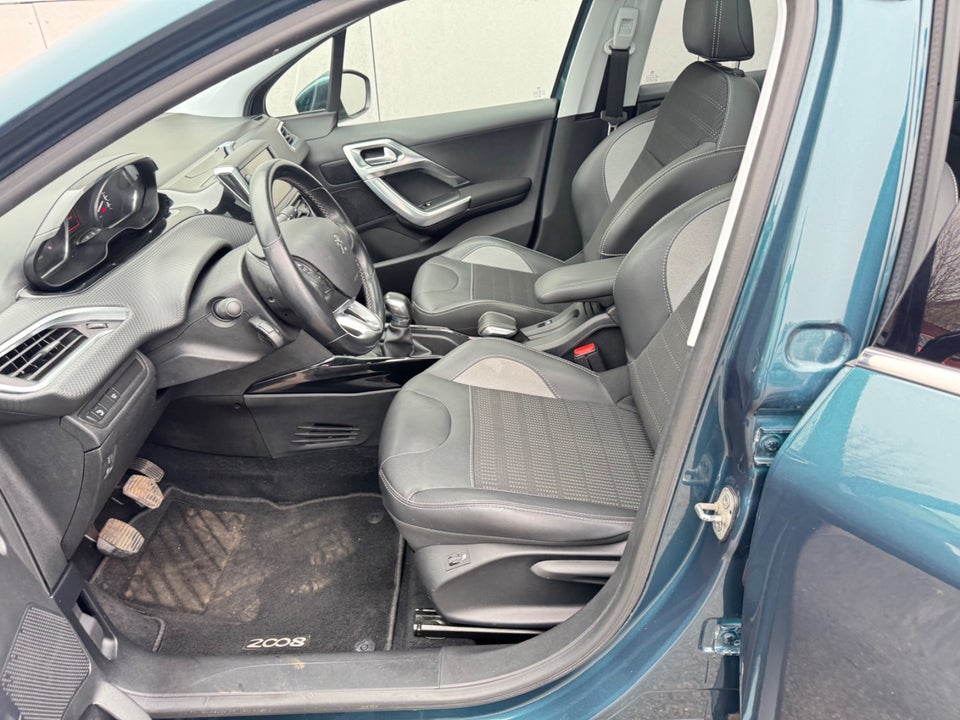 Peugeot 2008 1,6 BlueHDi 100 Allure Sky 5d