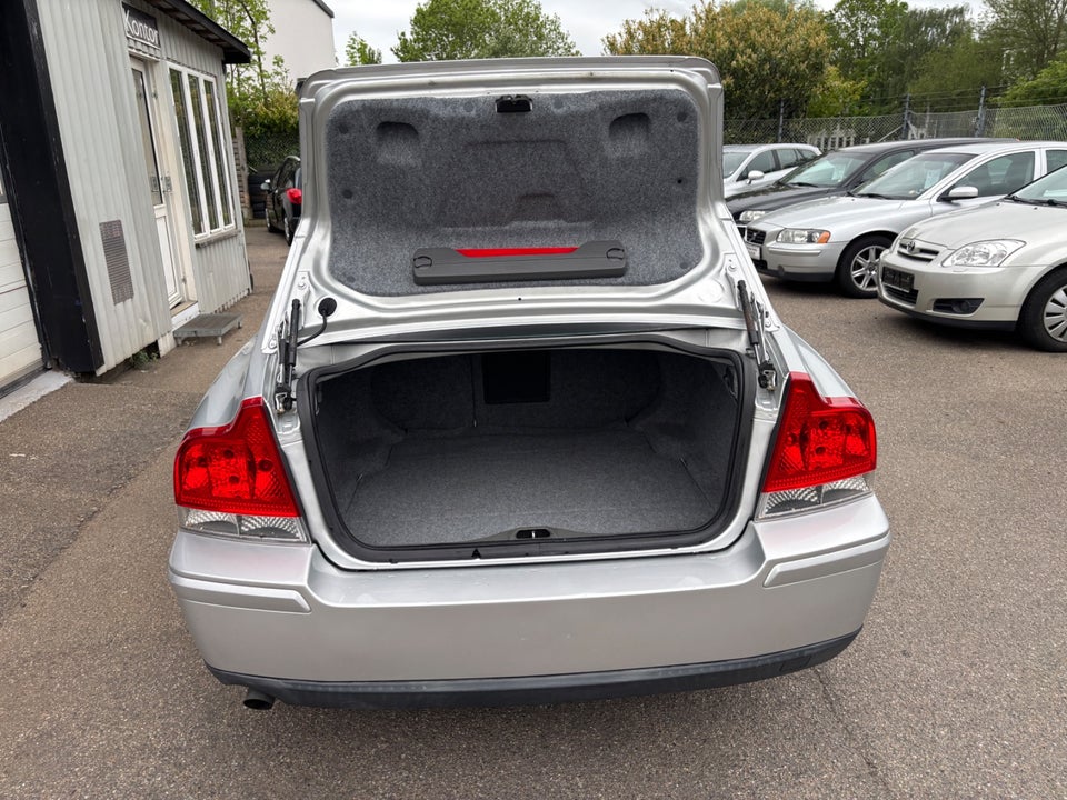 Volvo S60 2,4 140 aut. 4d