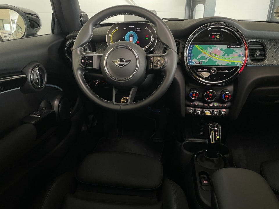 MINI Cooper SE Maximise 3d