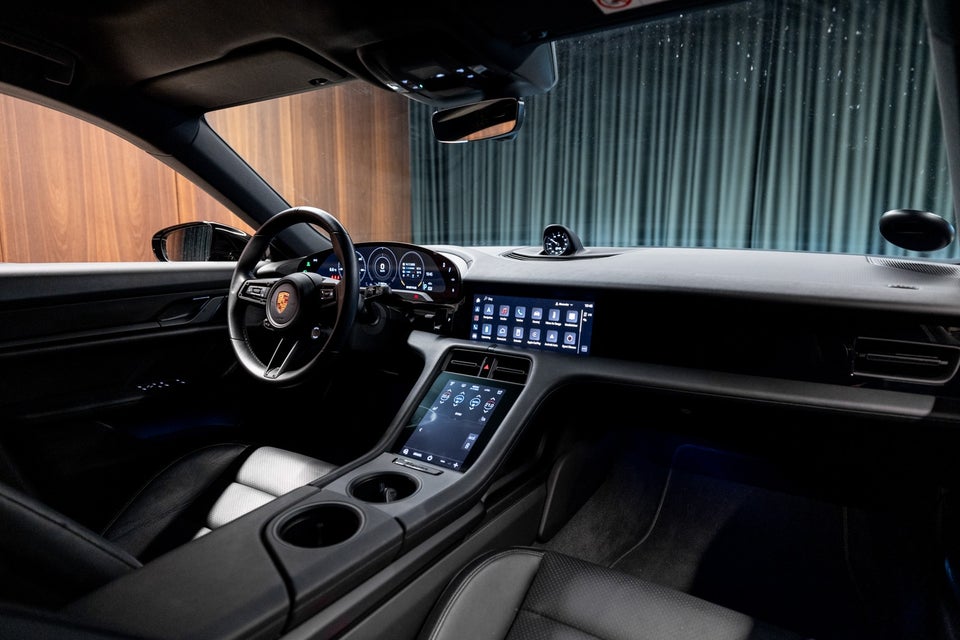 Porsche Taycan 4 Performance+ Cross Turismo 5d