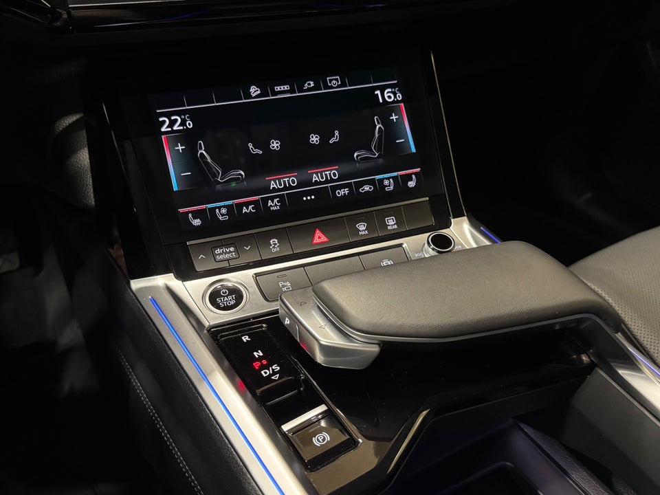 Audi e-tron 55 S-line quattro 5d