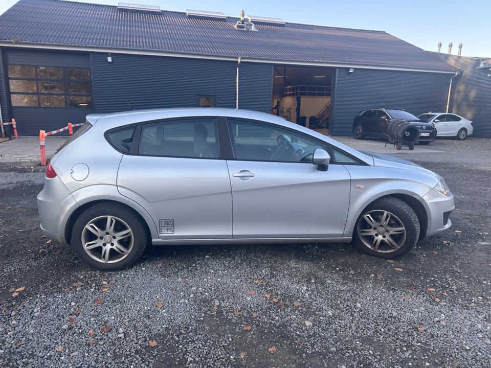 Seat Leon 1,6 TDi Reference eco Van 5d