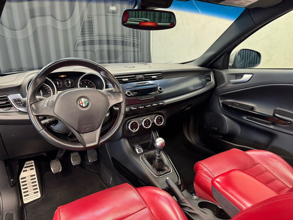 Alfa Romeo Giulietta 1,75 TBi Quadrifoglio Verde 5d
