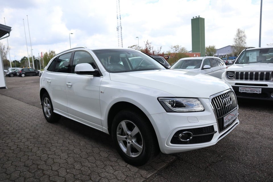 Audi Q5 2,0 TDi 190 S-line quattro S-tr. 5d