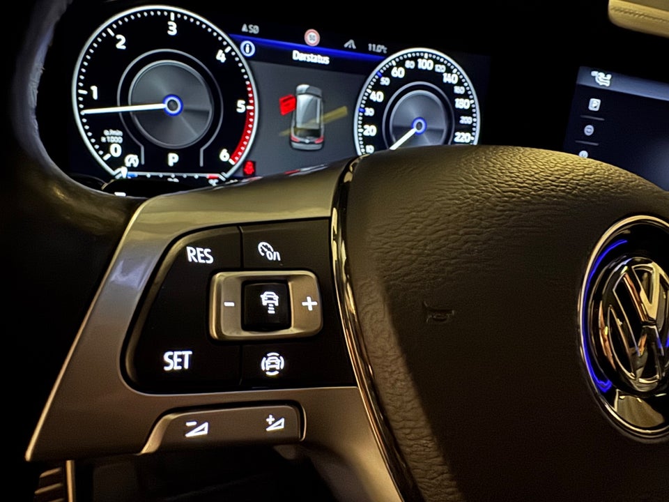 VW Touareg 3,0 TDi 286 R-line aut. 4Motion 5d